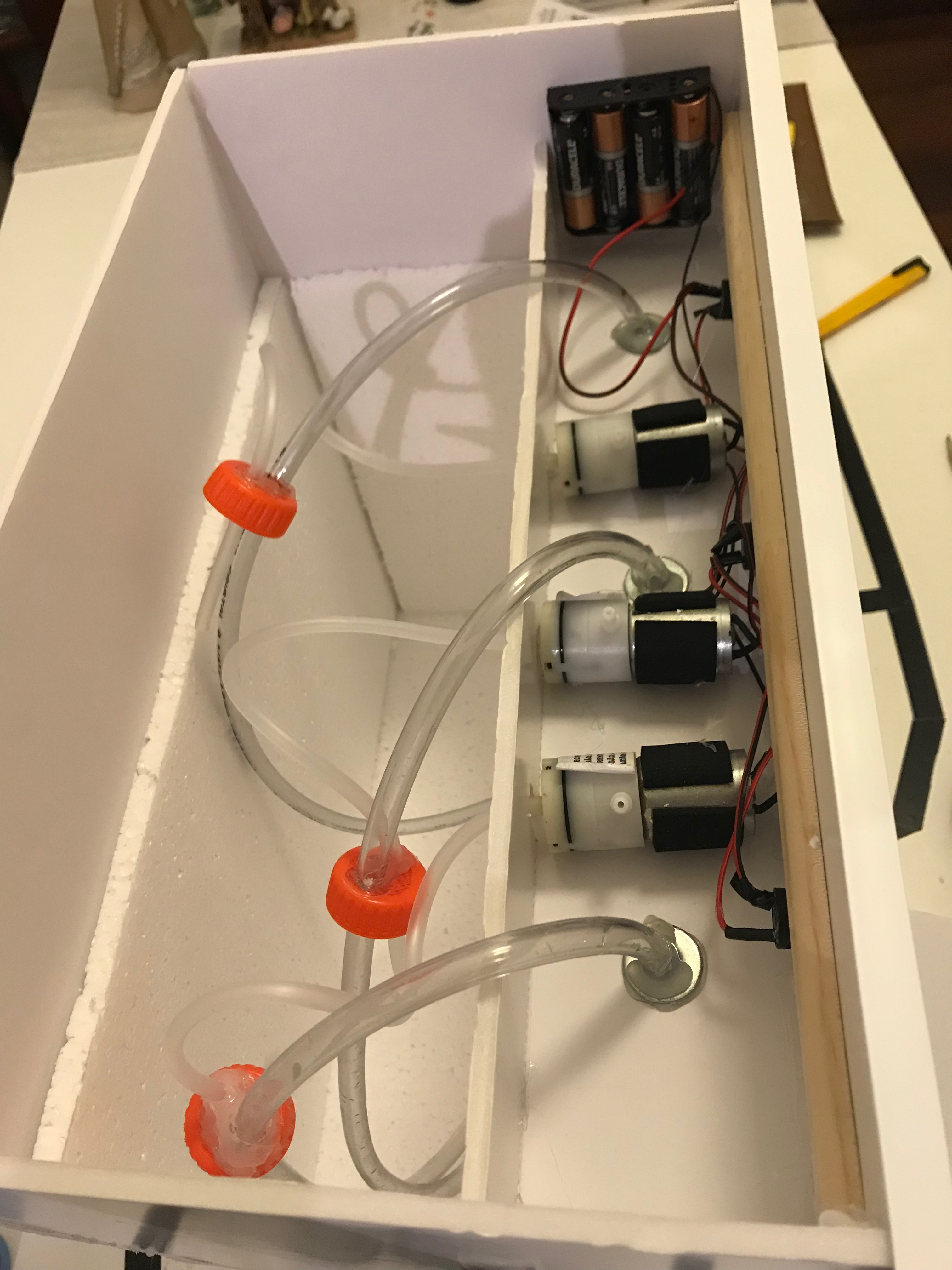 Interior feito em isopor para conservar gelado