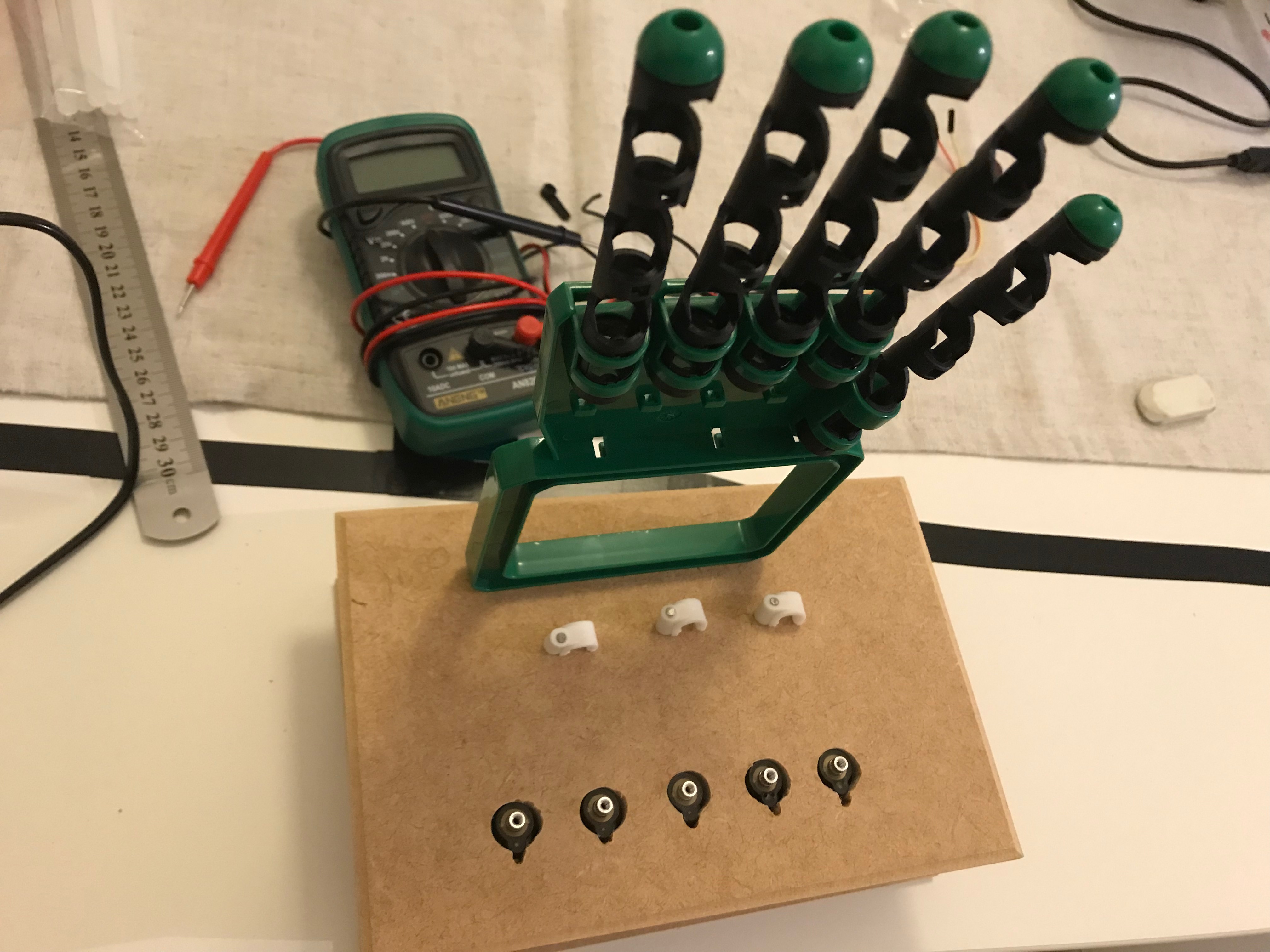 Montagem da mão robótica